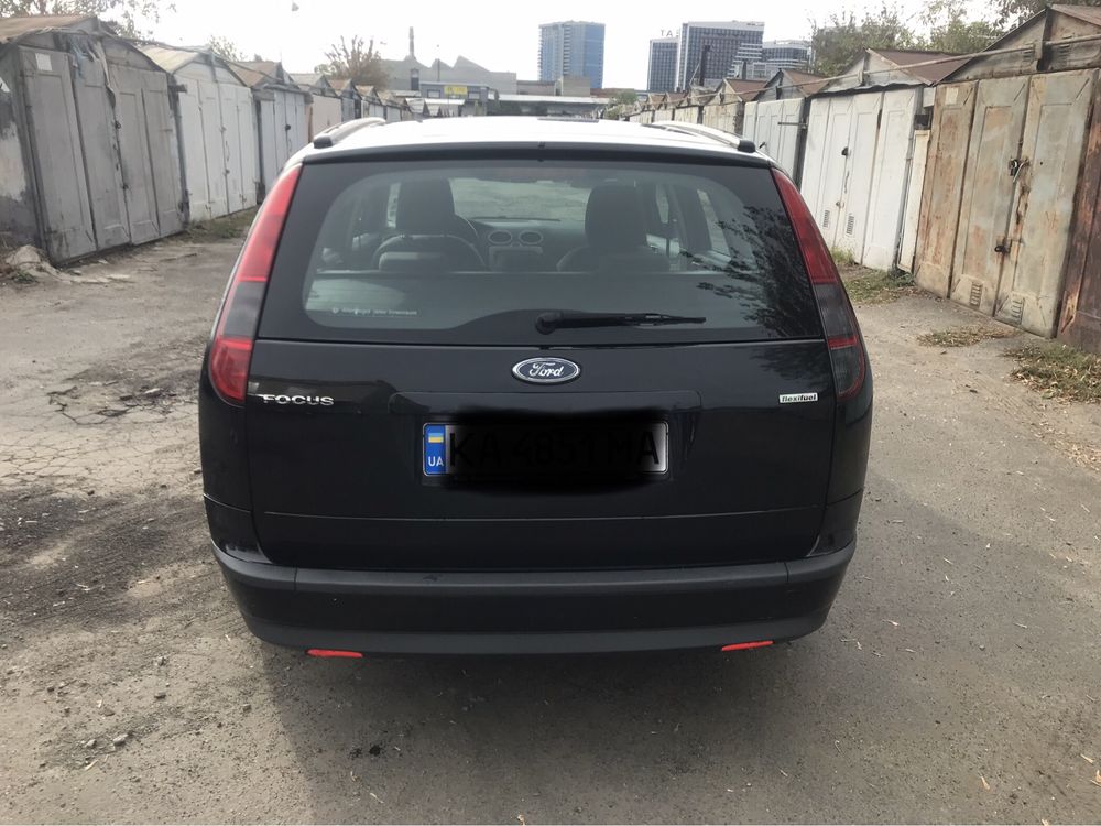 Продам автомобиль Ford Focus 1.8