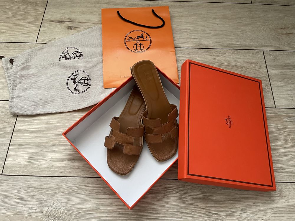 Тапки Hermes в трендовому рижому кольорі