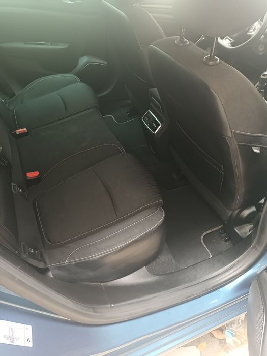 Renault Mégane Sport Tourer 1.5 dCi Zen Ano
Abril / 2018 
(NEGOCIAVEL)