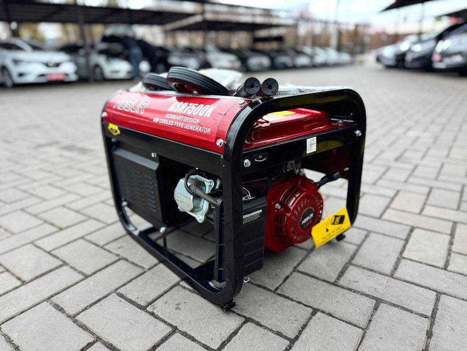 Бензиновий генератор