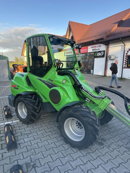 Ładowarka teleskopowa Avant 760i