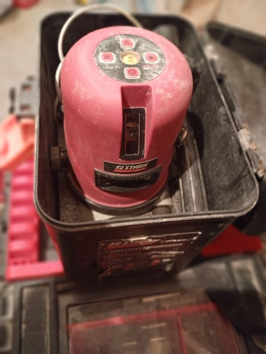 Оренда лазерного нівеліра.