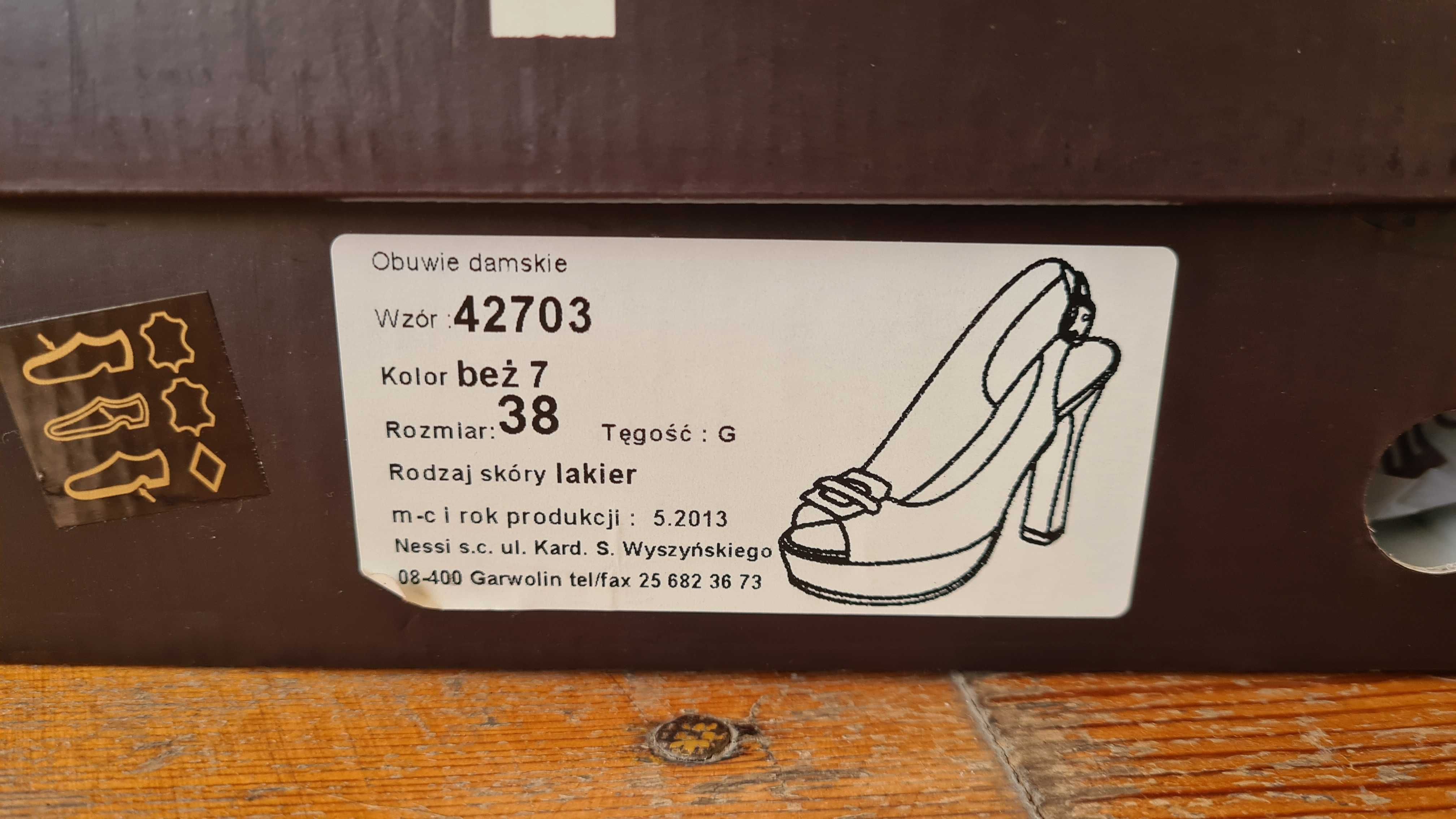 Buty na obcasie - Nessi