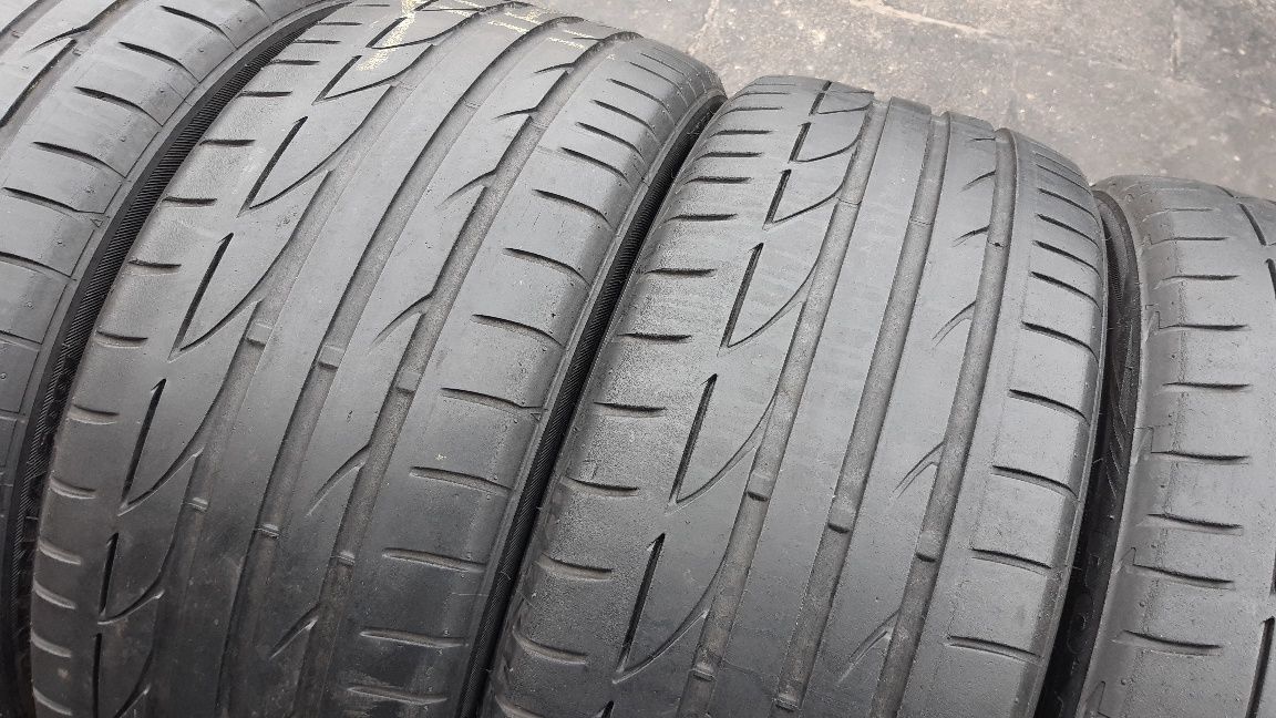 Opony Letnie 225÷40÷18÷.BRIDGESTONE.Cena 580 zł za KOMPLET-4 sztuki.