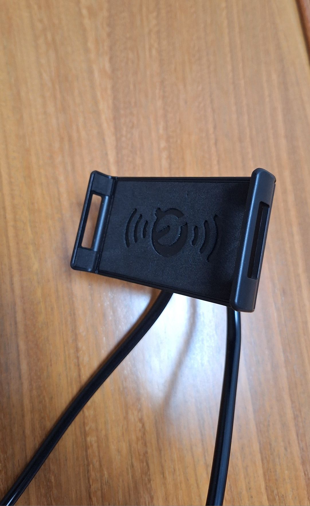 Suporte portátil para telemóvel