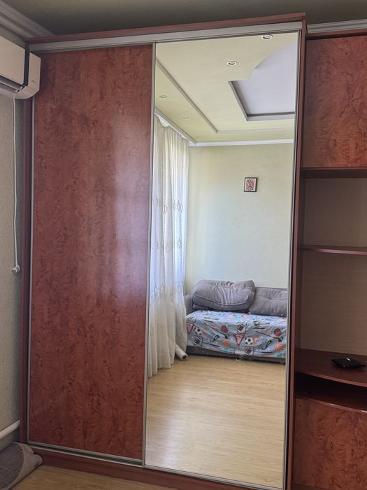 Продам велику шафу купе в гарному стані