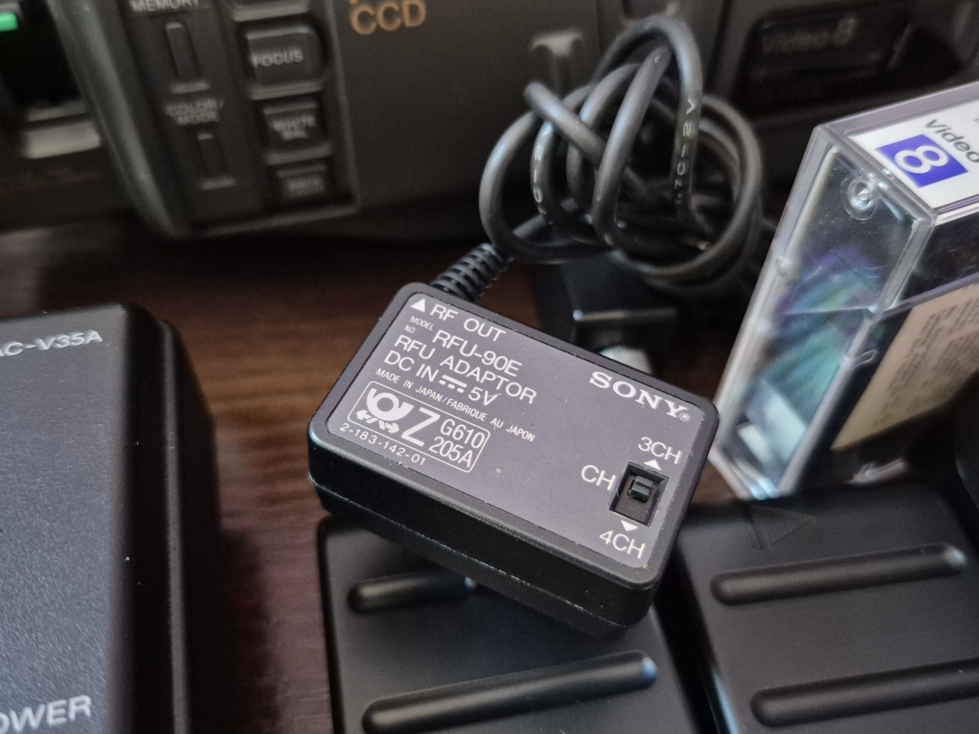 Kamera Sony CCD-F370E Video 8. 3 baterie, zasilacz.