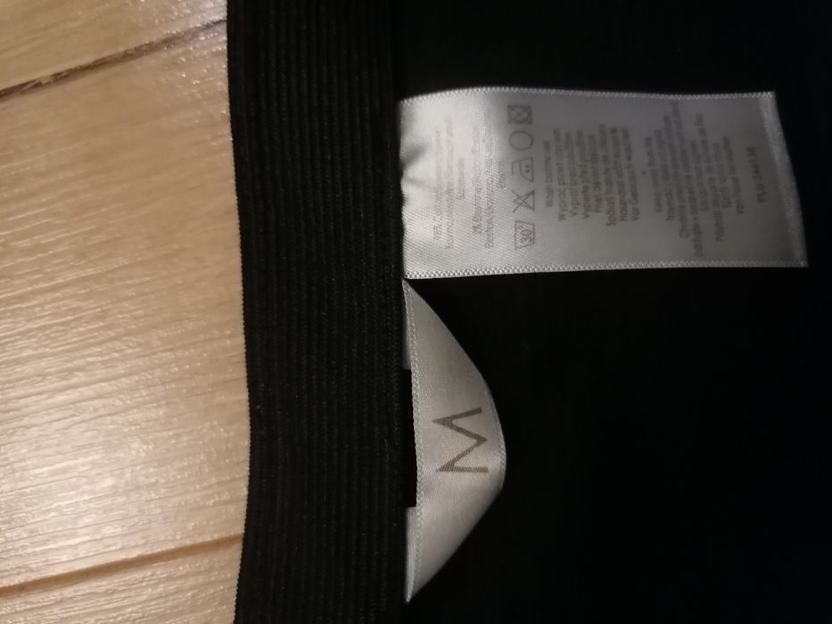 Czarna mini spódniczka w prążki