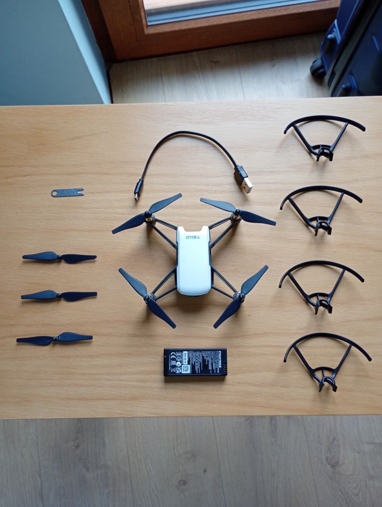 Dron Dji Tello Ryze - Stan bardzo dobry