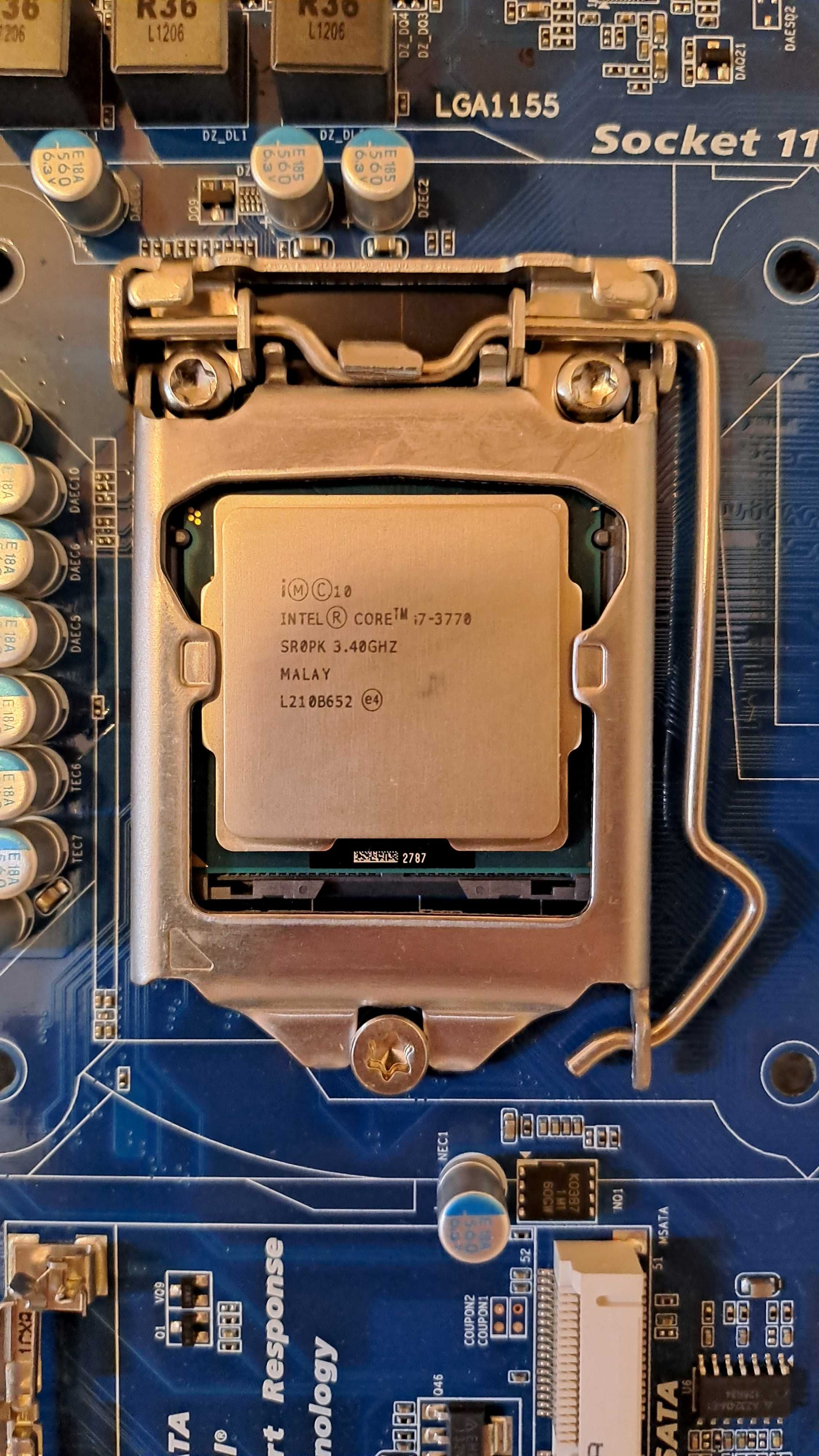 Bundle Board Gigabyte GA-Z77-D3H LGA 1155 / 8GB DDR3 Kingston