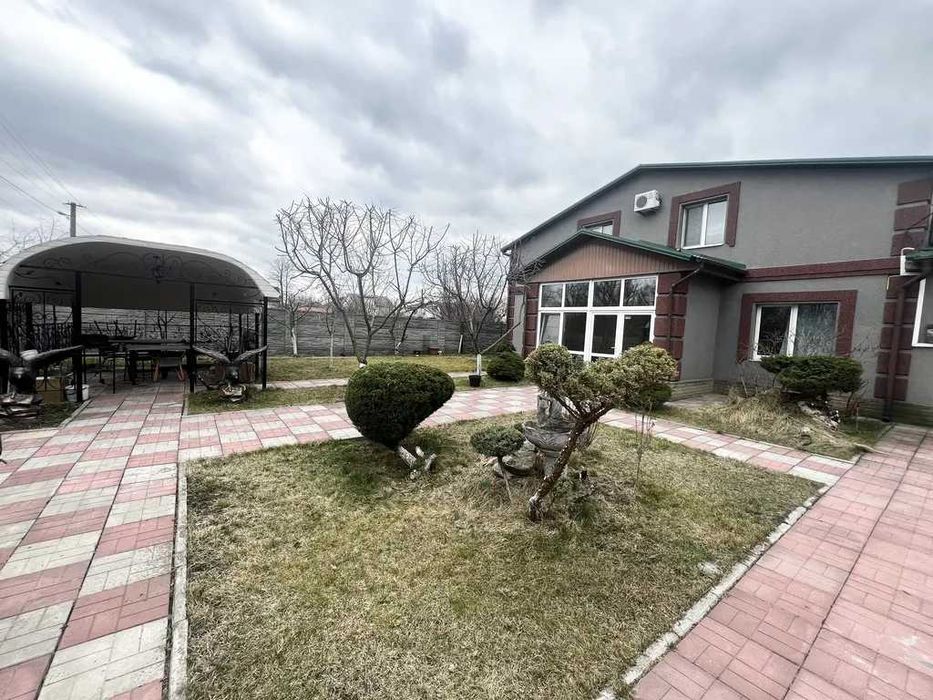 Продам 2 этажный дом в Березановке на левом берегу