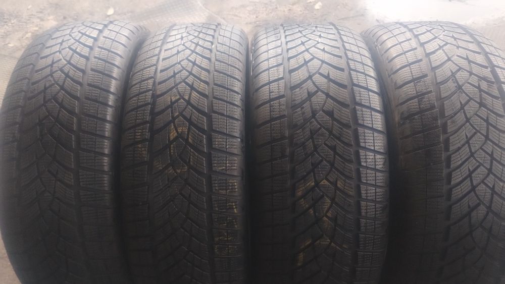 235.55.19 i 255.50.19 Goodyear