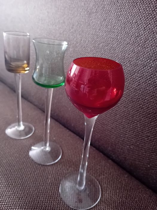 Kolorowe szkło kieliszki do likieru