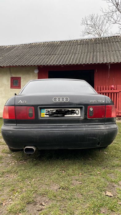 Audi A8 у продажі