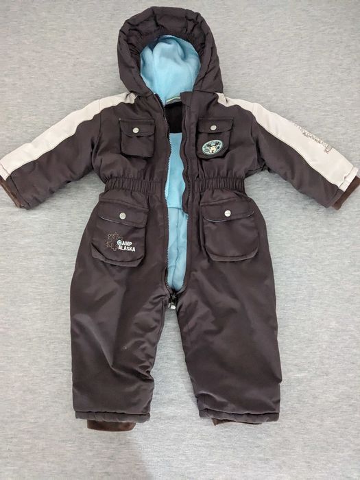 Kombinezon zimowy w rozmiarze 92.