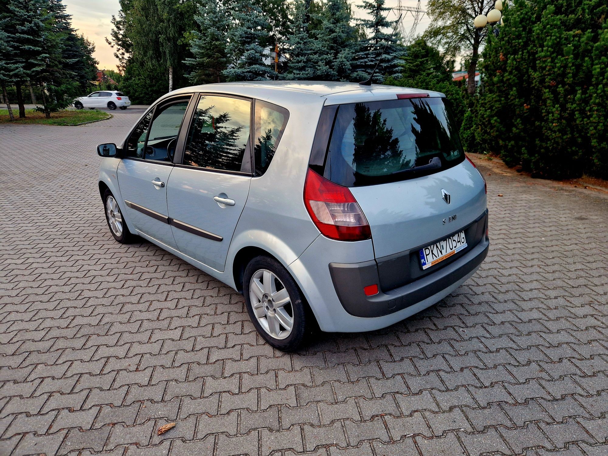 Renault Scenic 1.9 dCi 115 KM sześć biegów klima Alu