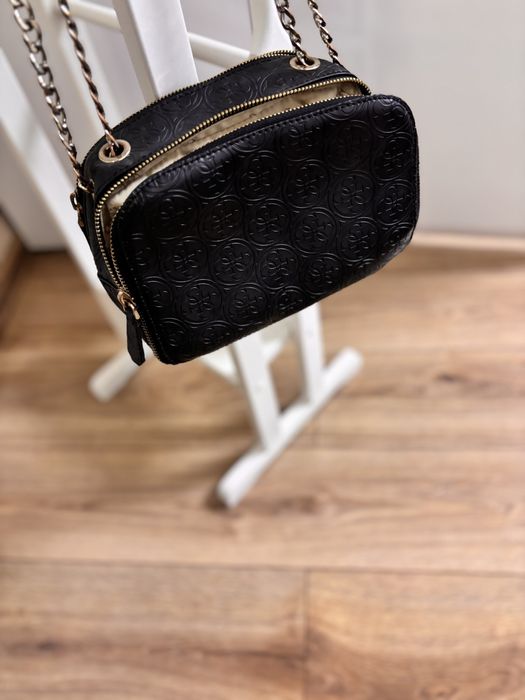 Сумочка Guess.