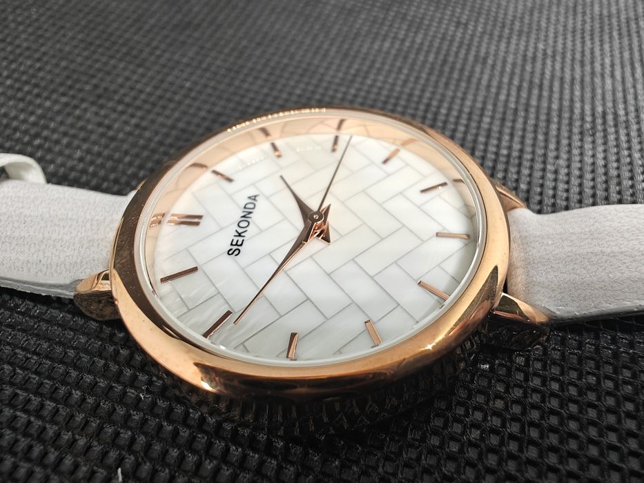Relógio Sekonda Feminino – Design Elegante e Clássico