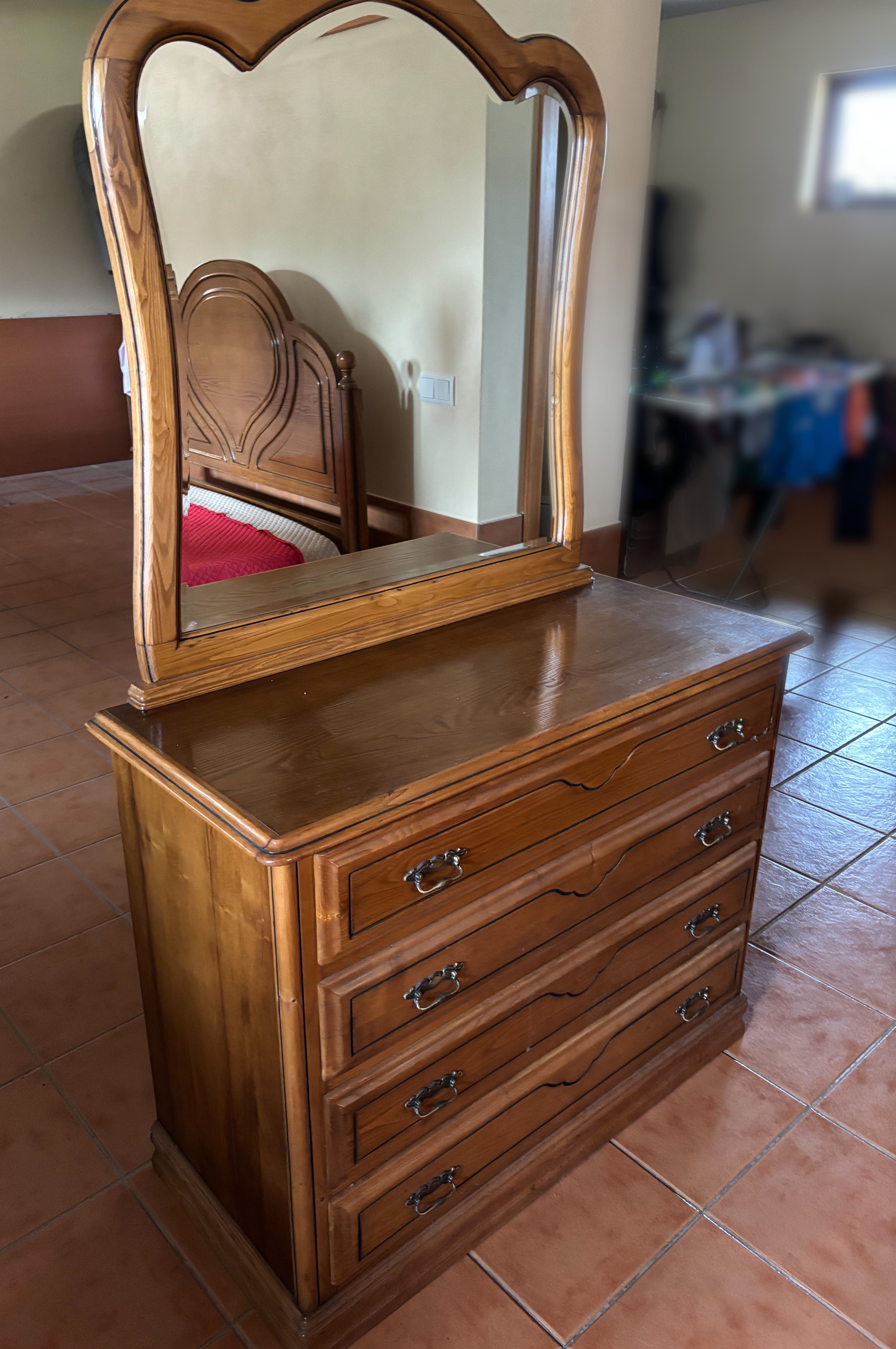Mobília de quarto com cómoda