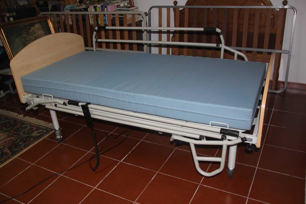 Cama Articulada Elétrica com Colchão Anti-Escaras – Excelente Estado