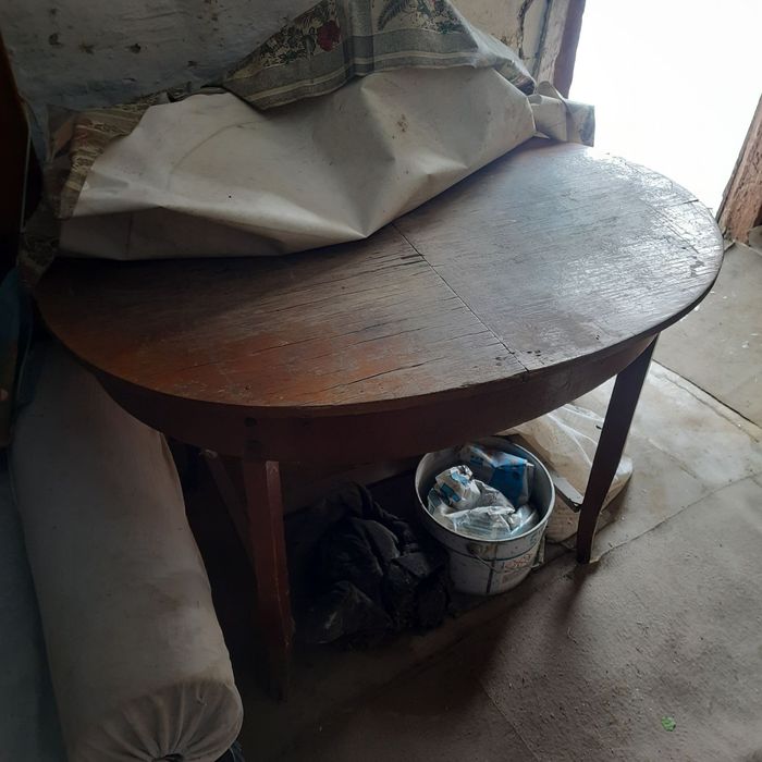 Продам скрини 40-50годов,буфет,столи,стільці,дивани,сервпнт,трюмо,тумб