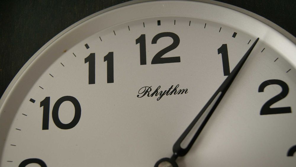 321 Zegar mechaniczno-elektryczny Japoński Rythm