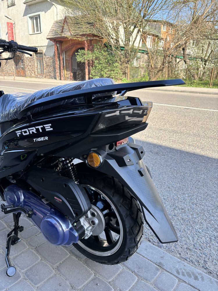 Скутер FORTE 150 cc