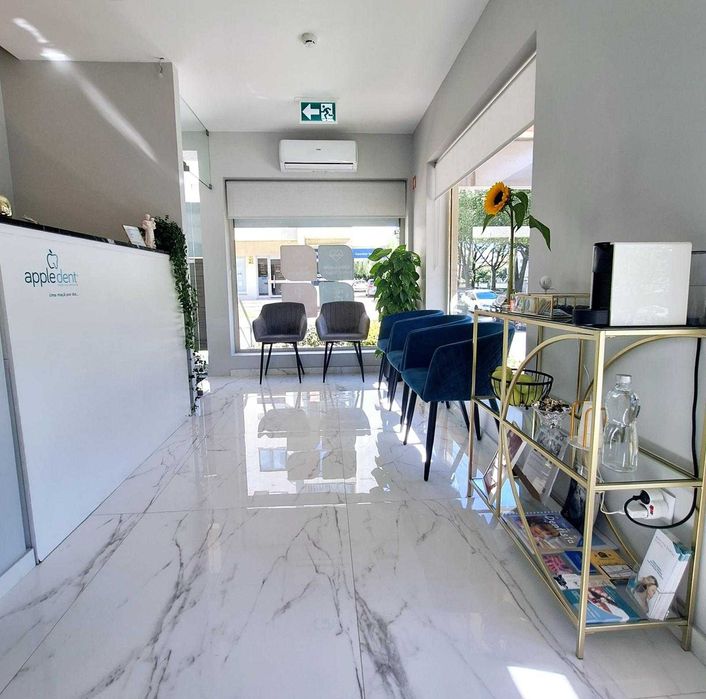 Espaço comercial em rua Bernardim Ribeiro, 134 i