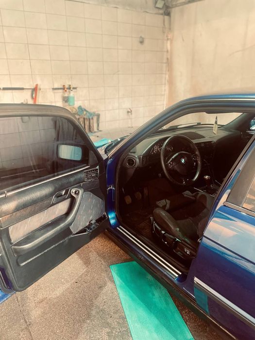 В Продаже BMW пятой серии, E34