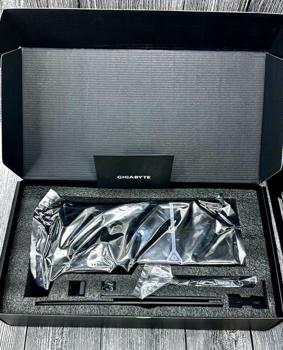 GIGABYTE GeForce RTX 5070 Gaming OC 12G. 2 шт.