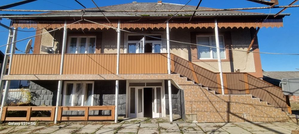 Будинок в Закарпатті, будинок в селі