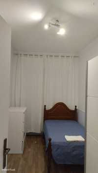 638700 - Quarto com cama de solteiro em apartamento com 2 quartos