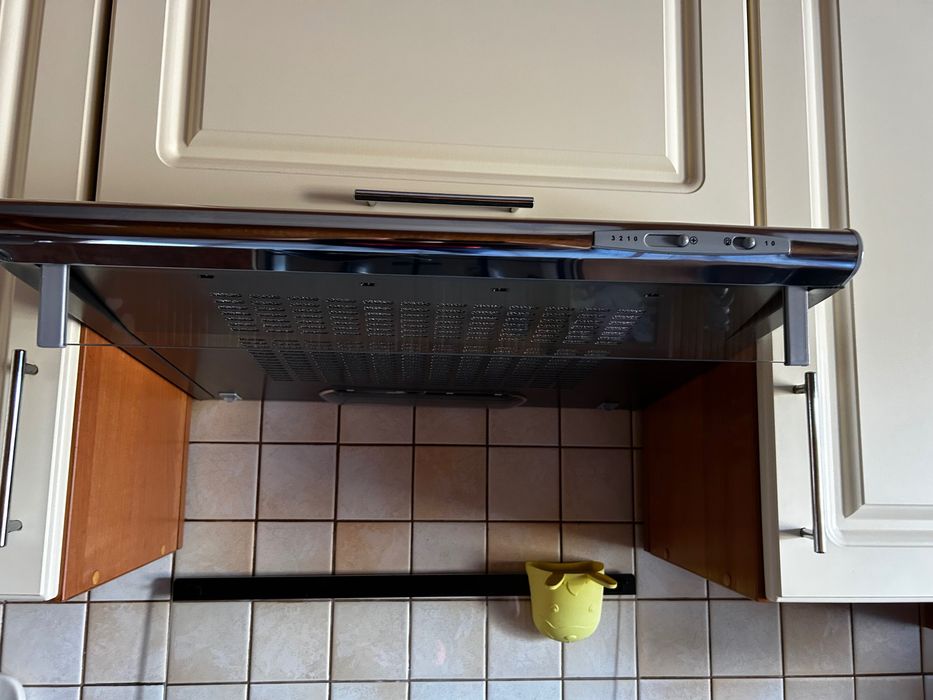 Kuchnia gazowa Gorenje z okapem podszafkowym
