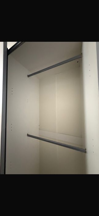 Szafa BAstia150 2D  biała przesuwna z lustrem