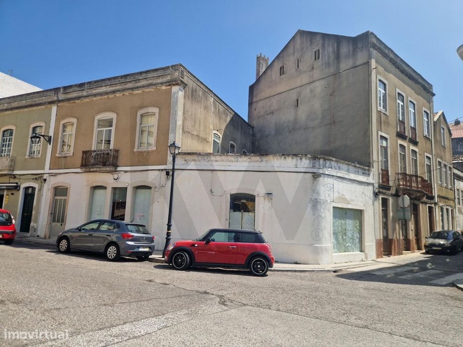 Venda conjunta de 3 Prédios contíguos no centro da Figueira da Foz
