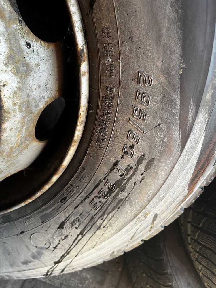 Шини з дисками 295/80 R22.5