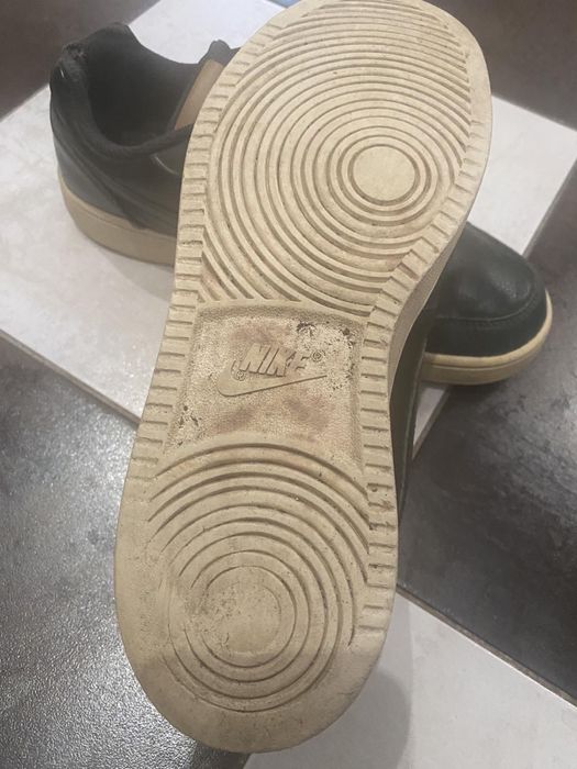 Продам кросовки NIKE оригинал размер 41