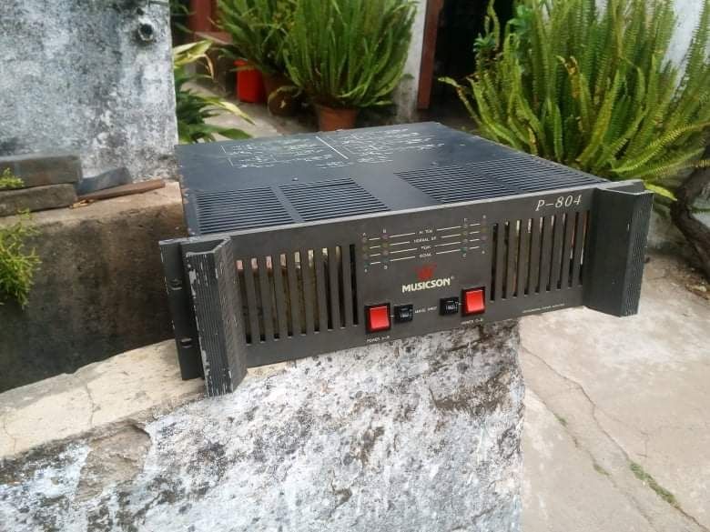 Amplificadores Musicson a precisar de reparação