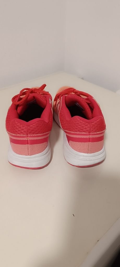 Sapatilha Adidas vermelho