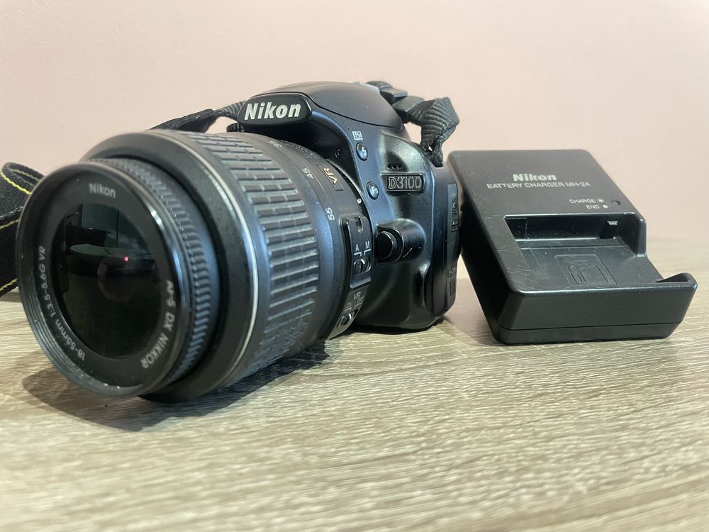 Nikon D3100 z ładowarką