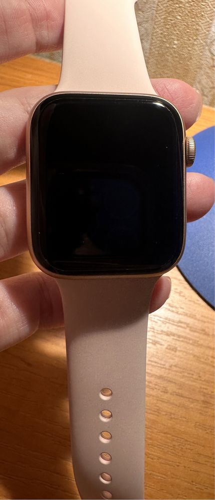 Apple Watch Series 5 44 mm Gold Aluminum Pink Sand Sport Band