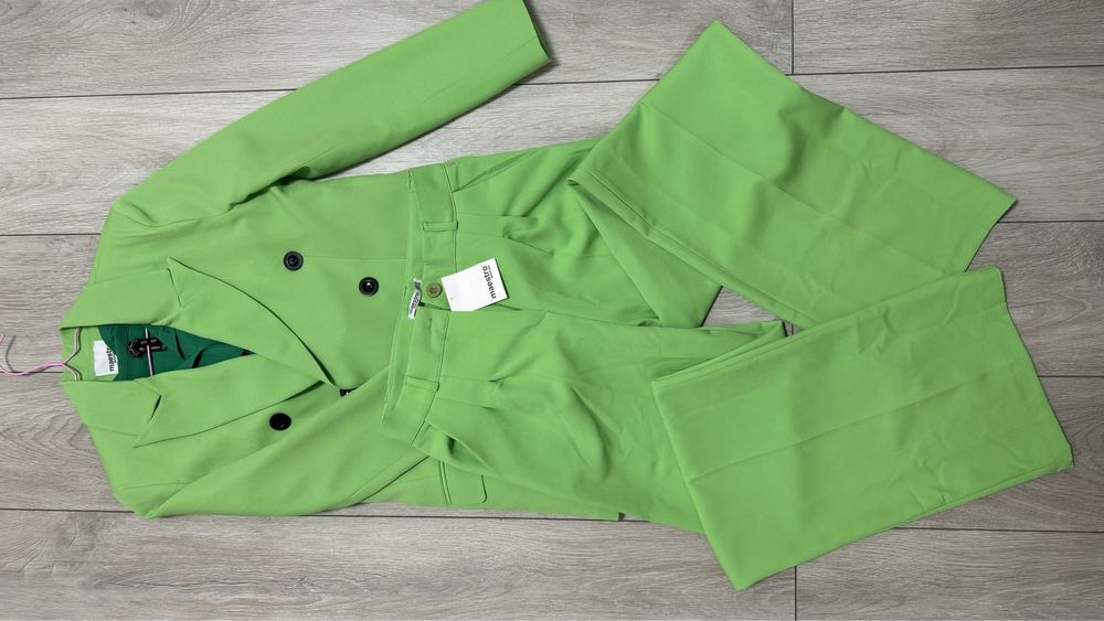 Костюм жіночий класичний