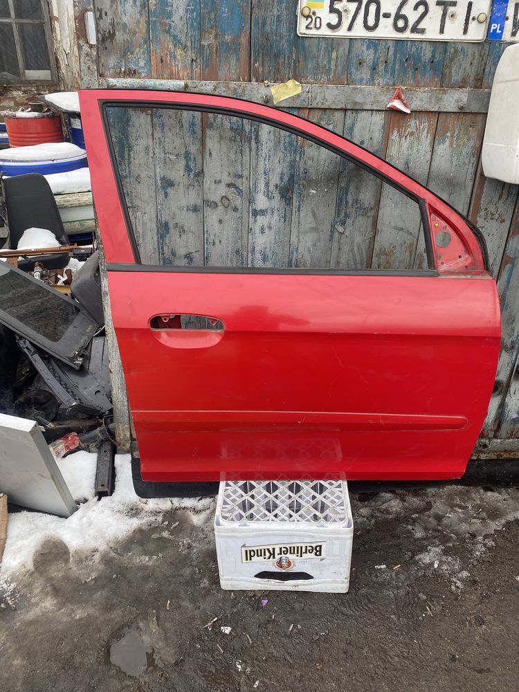 Дверь передняя правая Kia Picanto
