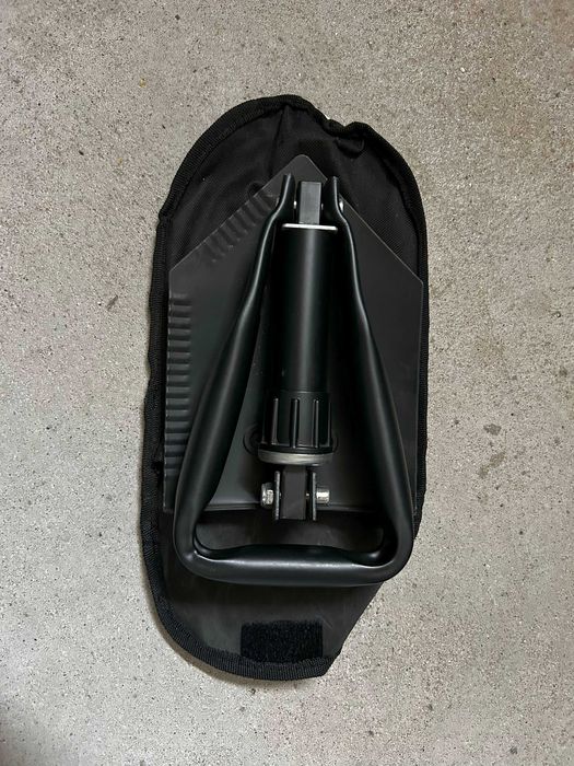 Pá dobrável com bolsa