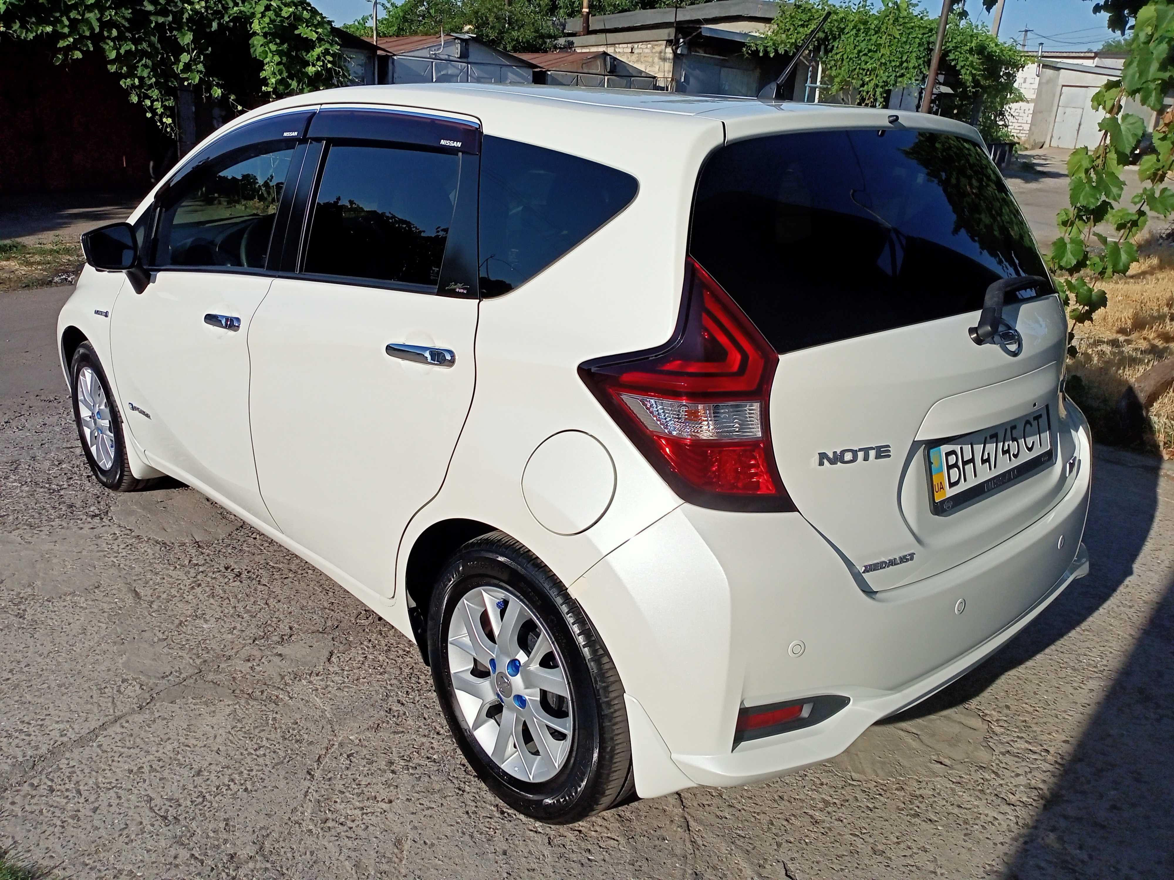Продам NISSAN NOTE - HYBRID! Состояние НОВОГО АВТО! 2018 год!