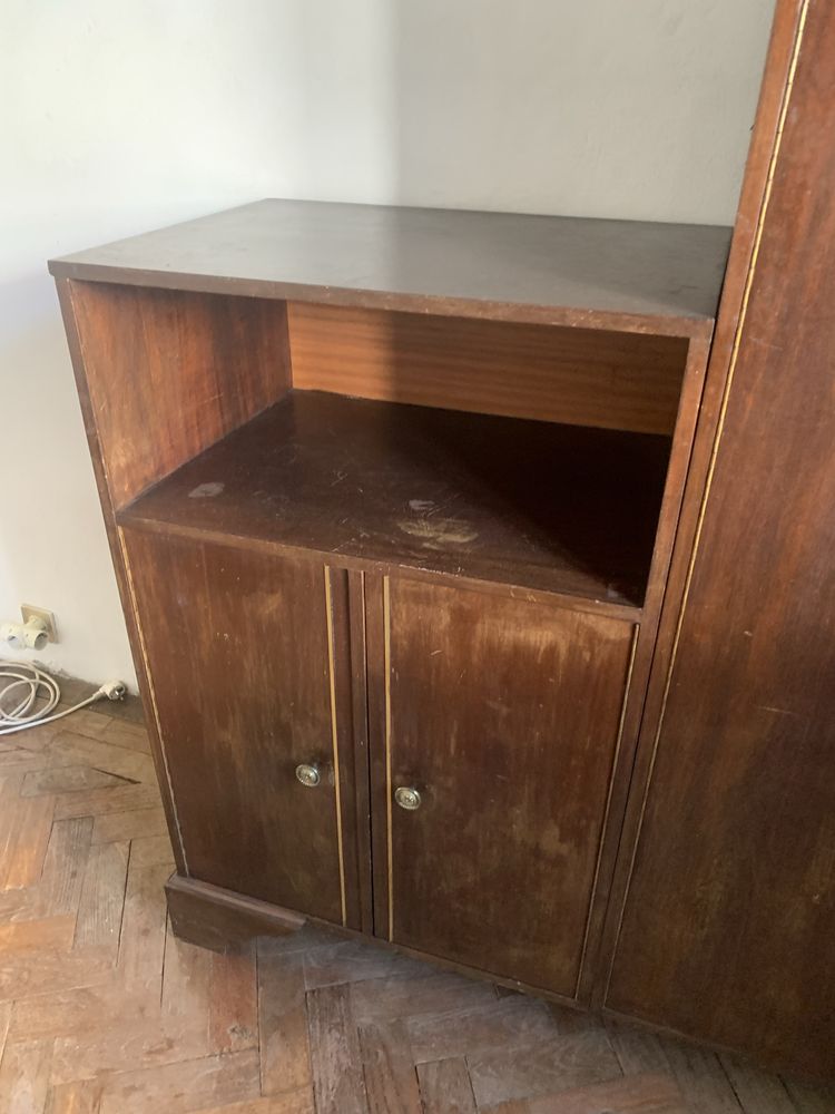 Móvel modular com roupeiro e arrumação