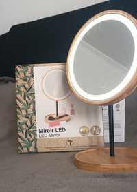 Espelho com luz Led de bambu