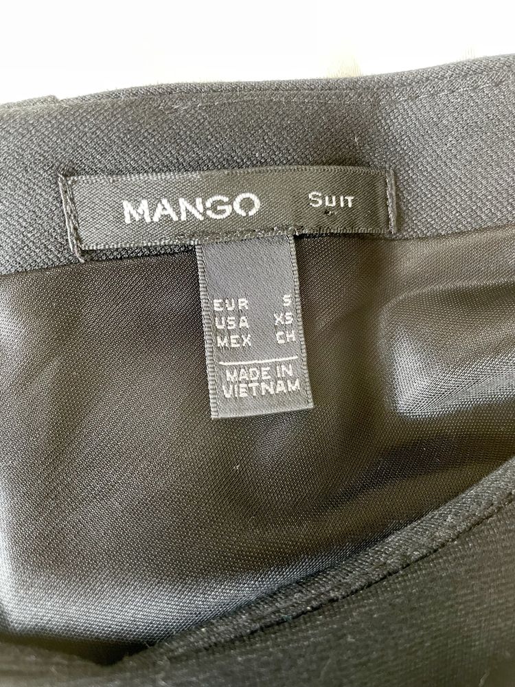 Sukienka mała czarna Mango