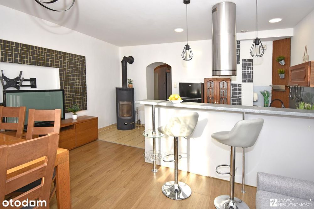 2 pokoje, łazienka po generalnym remoncie.