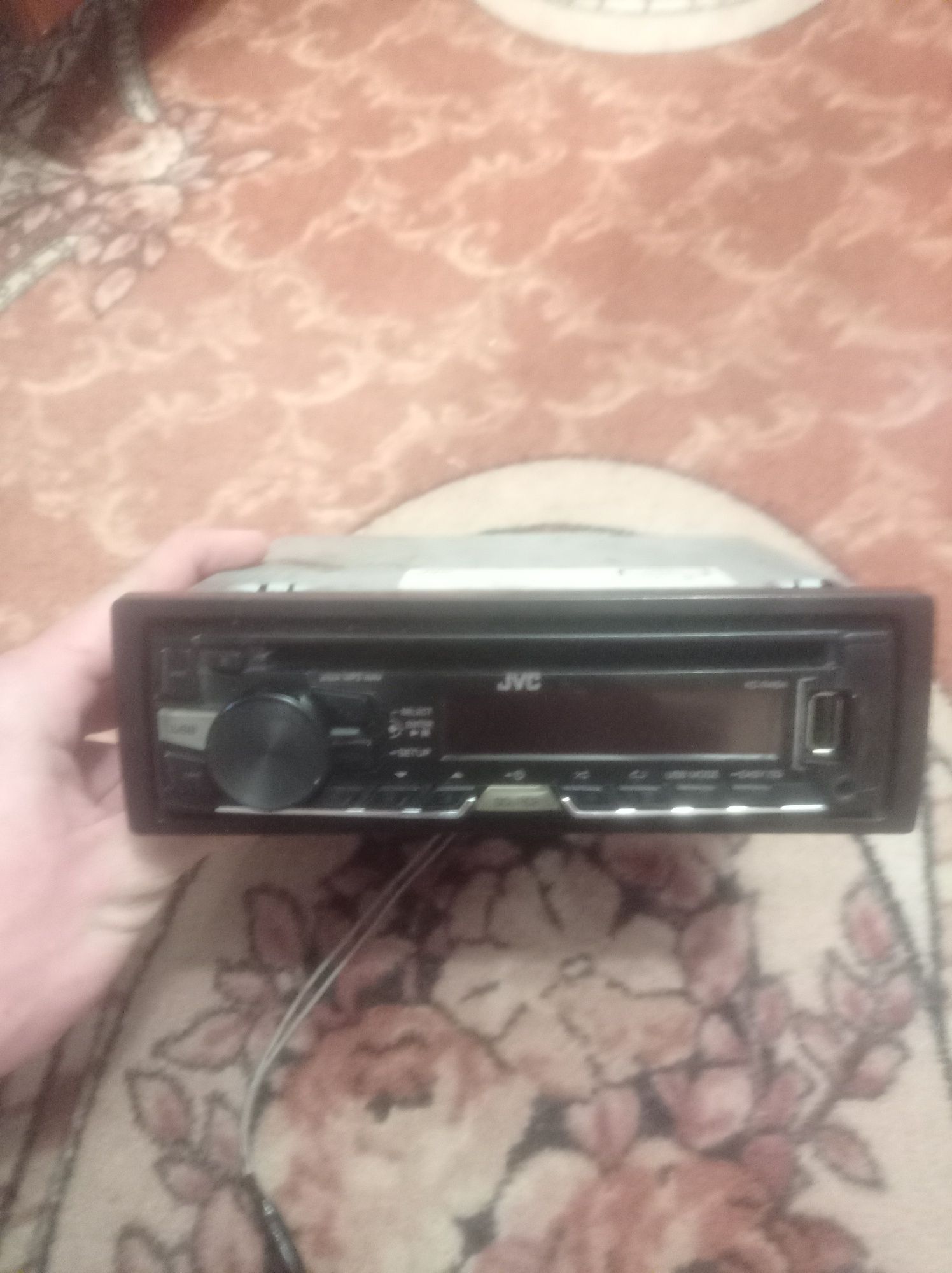 Продам магнітолу JVC